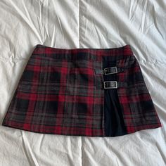 Red Plaid Schoolgirl Skirt Light Use Looks Brand New Red Plad Skirt, Plaid Flannel Skirt, Red Plaid Skirt Outfit, Buffalo Plaid Skirt, Flannel Skirt, Red Pleated Skirt, Plaid Skirt Outfit, Skirts Red, Skirt Streetwear