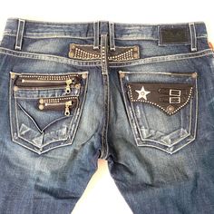 Robins Jeans From Los Angeles Low Rise, Straight Cut Leg, Studded Flap And Embroidery Jean, Brand New And Unworn! Model: D5581 Bk Cke Tabacco - Cut 602023 Msrp: $450.00 Size 38" Robin Chretien, Founder And Designer Of Robin's Jean Was Born In Lyon, France Where He Grew Up Immersed In A Creative Environment. His Mother, A Talented Fashion Designer, And His Father, An Artist, Always Encouraged Their Sons' Creative Endeavors And Dreams. At Age Fourteen, Robin Wore His First Pair Of Jeans Which Were Robin Jeans Mens, Stud Jeans, Robins Jeans, Snake Print Pants, Robin Jeans, Rhinestone Jeans, Jeans Pant, Denim Jeans Fashion, Custom Jeans