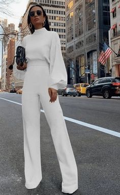 Pantsuit Wedding, All White Outfit, Mode Inspo, Dress Silhouette, Looks Chic, Business Outfits, White Outfits, White Pants