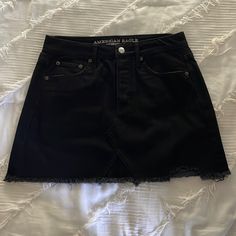 Never Work With Tags On American Eagle Outfitters Size 2 Black Denim Skirt Black Denim Skirt Outfit, Black Denim Mini Skirt, American Eagle Skirt, White Flared Jeans, Jean Skirt Outfits, Black Jean Skirt, Short Jean Skirt, Distressed Jean Skirt, Denim Skirt Outfits