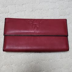 Rolfs American Classic Wallet. Condition: New. There Are No Rips Or Tears That I Can See. Some Natural Leather Lines, See Pics. Measurements: See Pics. Color: Deep Pink. Classic. Any Questions, Please Don't Hesitate To Ask. Reasonable Offers Are Always Welcome. Thanks For Poshing My Closet Elegant Purple Bifold Wallet, Elegant Purple Wallets, Elegant Purple Leather Wallets, Elegant Purple Wallet For Gift, Leather Credit Card Wallet, Coin Purse Keychain, Brown Leather Wallet, Brown Wallet, Leather Coin Purse