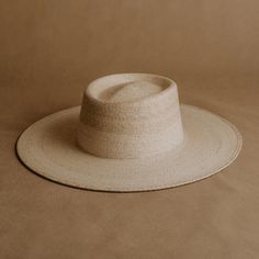 "Introducing the Oaxaca hat, a stunning addition to the Sandoval summer collection. This exquisite sun hat for women is skillfully handcrafted in México using high-quality palm straw, ensuring both durability and a luxurious feel. The straw hat's natural, light-colored design makes it a perfect match for any beach outfit. This isn't your typical flimsy straw hat - it's a gorgeous statement piece that will elevate any sunny day look. Don't miss out on this must-have straw hat for women from Sandoval's summer collection. * Handmade in México by artisans * Made from natural materials * 5-star rated model * Etsy's pick: selected by Etsy's style and trend editors SIZE: MEDIUM Medium (M) = head circumference of 56 - 58.5cm HOW DO I KNOW MY SIZE Discover your size with a measurement tape. Positio Summer Boater Hat With Curved Brim For Garden Party, Fitted Wide Brim Panama Hat For Beach, Fitted Wide Brim Boater Hat For Beach, Elegant Spring Sun Hat With Flat Crown, Summer Wide Brim Boater Hat For Garden Party, Natural Hats For Summer Garden Party, Wide Brim Toquilla Straw Boater Hat For Garden Party, Summer Fedora With Wide Brim For Garden Party, Natural Wide Brim Panama Hat For Garden Party