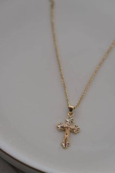 14 Ayar Altin Hac Kolye Ucu Urunlerimiz Kutusu Ve Sertifikali Bir Sekilde Gonderilmektedir. Urunlerimiz El Isciligi Oldugu Icin Gramlarinda +/- %5 Gram Farki Olabilmektedir. Gold Crucifix Jewelry Stamped 14k, Gold Crucifix Jewelry Gift, Yellow Gold Cross Pendant For First Communion, Gold Plated Crucifix Jewelry Gift, Yellow Gold Crucifix Jewelry For First Communion, Engraved Rose Gold Cross Jewelry, Gold Cross Pendant Necklace For Gift, Gold Spiritual Cross Necklace In 14k, Gold Cross Pendant Necklace For Anniversary