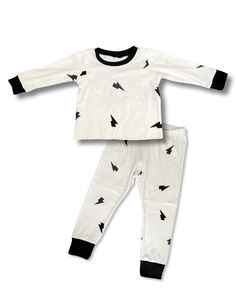 Long sleeve top and leggings set Lighting bolt print Fall White Crew Neck Sets, Black Matching Set With Long Sleeves, Black Long Sleeve Matching Set, White Stretch Sets With Long Sleeves, White Stretch Long Sleeve Set, White Printed Stretch Sets, Set Lighting, Mom Dr, Lighting Bolt