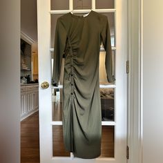 Brand: Zara Size: Medium Color: Olive Green Condition: Brand New Sleeve Midi Dress, Long Sleeve Midi, Long Sleeve Midi Dress, Zara Dresses, Olive Green, Colorful Dresses, Midi Dress, Zara, Size Medium