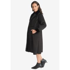 This modern and sophisticated coat is sure to keep you warm on chilly days. It’s stylishly detailed with faux shearling on the collar, seams, pockets and lining. Pair it with boots for a rich fall/winter look.