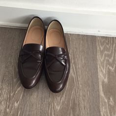 J. Crew 100% Leather Brown Shoes . Casual Pull -On / Slip-On.Like New Supper Clean No Marks. Brown Leather Loafers, Brown Shoes, Brown Shoe, Shoes Casual, Leather Loafers, Flat Shoes Women, Jimmy Choo, Loafer Flats, Brown Leather