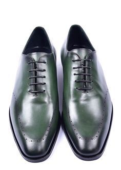 Style: 5453-Green Handsome Calfskin lace-up Oxford from the Corrente collection features Decorative Perforations, soft Calfskin lining, and a clean welt! Cordovan Shoes, Shoe Horn, Shoe Tree, Horse Hair, Suede Shoes, Shoe Box, New Shoes, Water Repellent, Leather Shoes