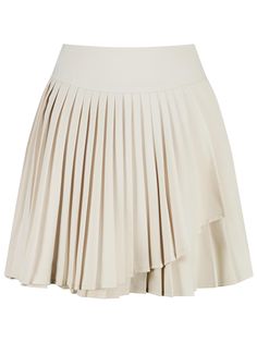 This is HYBERNAT’s unique pleated mini skirt features a layered style that adds a touch of uniqueness to your look. The pleats create a different look, and the dense stitching along the lines adds detail to the design.- Perfect for daily wear- Can be paired with various tops to create different looks- Its unique design makes it easy to match with any outfit, adding a stylish touch Layered Style, Pleated Mini Skirt, Daily Wear, Mini Skirt, Unique Design, To Create, Mini Skirts, Stitching, Unique Designs