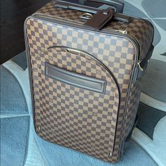 Louis Vuitton Pegase 55 Suitcase Bag Carry-On Damier Ebene Excellent Condition, The Leather Handles Are Intact And Excellent Shape. The Wheels Are Brand New Louis Vuitton Just Replaced Them For Me. This Is Carry On Bag & Tsa Approved Size This Will Be A Nice Travel Piece! Luxury Rectangular Luggage, Business Travel Bag With Luggage Sleeve In Monogram Canvas, Business Luggage In Monogram Canvas, Luxury Travel Cases, Business Brown Monogram Canvas Luggage, Formal Brown Monogram Canvas Luggage, Business Rectangular Monogram Canvas Luggage, Designer Luggage With Sleeve For Trip, Designer Brown Rectangular Luggage