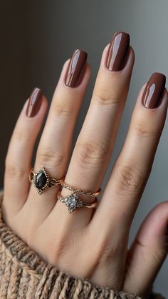 Get ready for the cozy vibes of early fall with these gorgeous nail designs! 🍂🍁 From warm neutrals to bold pops of color, these nails will have you feeling all the autumn feels. #EarlyFallNails #CozyVibes #AutumnFeels #NailInspo #FallMani #NailGoals #SeasonalNails #NailArt #FallColors #PumpkinSpiceEverything Early Fall Nail Ideas, Glittery Nail Designs, Nail Art Gel Nails, Glittery Nail, Fall Manicure, Fall Nail Trends, Glittery Nails, Seasonal Nails