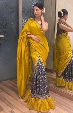 Two Piece Saree, Saree Ruffle, Georgette Saree Party Wear, Mirror Saree, Ruffled Saree, Embroidery Work Blouse, Saree Pallu, Mirror Work Saree, Saree Work