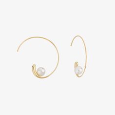 Jemima Earring Earring Hoop, Pearl Shop, Gold Pearl Earrings, Pearl Earring, Freshwater Cultured Pearls, Cultured Pearls, Sleek Design, Ring Earrings, Fresh Water