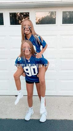 Football Halloween Costume, Couple Costumes For Halloween, Fun Halloween Outfits, Halloween Duos, Spirit Week Outfits, Cute Group Halloween Costumes, Classy Halloween Costumes, Matching Halloween Costumes