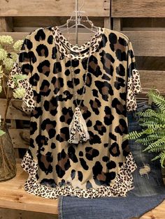 Product Details: Product ID: 084-210624-08Material: Cotton BlendsSize:S/M/L/XL/2XL/3XLSize Chart: Size US UK EUR Sleeve Length Length Bust cm inch cm inch cm inch S 8 12 38 34 13.4 65 25.6 120 47.2 M 10 14 40 35 13.8 66 26 125 49.2 L 12 16 42 36 14.2 67 26.4 130 51.2 XL 16 20 46 37 14.6 68 26.8 135 53.1 2XL 18 22 48 38 15 69 27.2 140 55.1 3XL 20 24 50 39 15.4 70 27.6 145 57.1 4XL 14 18 44 40 15.7 71 28 150 59.1 Notes:1.Size for manual measurement, there may be a 0 to 1 cm error, belongs to the n 3d Sunflower, Brass Floor, Leopard Print Shorts, Summer Streetwear, Skirt Suit Set, Loose Top, Printed T Shirts, Linen Pants Women, Loose Tops