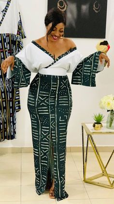 Komole Style Ankara, Plain Ankara Styles, Ankara Plain And Pattern Styles, Woodin Ankara Dresses, Model Kaba Pagne, African Dresses Modern, African Print Dress Designs