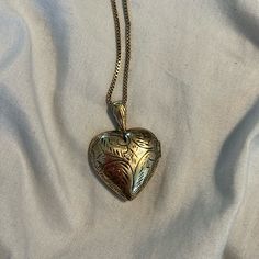 Brand New Gold Colored, Heart Shaped Locket From Anthropologie. Beautiful Etching On Both Sides Of Locket. Gold Locket Design, Lockets Gold, Heart Shaped Locket, Locket Design, Gold Heart Locket, Summer 2025, Vintage Lockets, Gold Locket, Anthropologie Jewelry