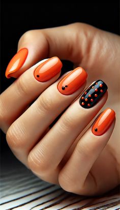 Easy Fingernail Designs, Orange Nail Design Ideas, Swag Nails Designs, Black Orange Nails, Orange Trendy Nails, Black And Orange Nail Designs, Orange Black Nails, Orange And Black Nail Designs, Short Orange Nails