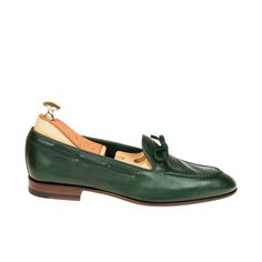 UNLINED STRING LOAFERS IN GREEN RUSTI CALF Women Shoes Collection, Lace Up Loafers, Cordovan Shoes, Men's Shoes Accessories, Leather Industry, Exclusive Shoes, Shoe Tree, Shoes Collection, Goodyear Welt