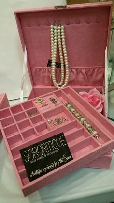 Alpha Kappa Alpha Green Pink Jewelry Box Green Gift Box Ideas, Alpha Kappa Alpha Gifts, Aka Sorority Gifts, Sorority Colors, Pink Jewelry Box, Lauren Nicole, Aka Sorority, Alpha Kappa Alpha Sorority, Jewelry Box Diy