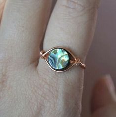 Handmade Natural Round Abalone Shell copper wire wrapped Ring | eBay Handmade Adjustable Copper Wire Rings, Abalone Shell Crafts, Bougie Style, Wire Jewelry Diy Tutorial, Handmade Rings Wire, Jean Jewelry, Copper Wire Ring, Diy Wire Jewelry Rings, Wire Wrapped Turquoise