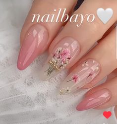 Real Flower Nail Designs, Cat Eye Flower Nails, Real Flower Nails, Milky Pink Almond Nails, Encapsulated Nails Flowers, Mamma Mia Nails, Pink Valentine Nails, Dried Flower Nails, Easy Spring Nails