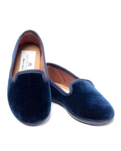 These exquisite slippers were made in Spain from artisans with over 40 years experience delivering the finest footwear. Only the best materials were selected in this curated collection. Made with luxe velvet, the Hamptons loafer has a soft insole and is the perfect slipper to keep their little feet warm on even the col Loafers Outfit, Luxury Sleepwear, Velvet Slippers, Velvet Loafers, Navy Velvet, Shoe Size Conversion, Shoe Size Chart, Navy Women, Loafers For Women