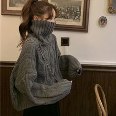 Turtleneck Sweater Women, Winter Mode Outfits, Skandinavian Fashion, Ladies Turtleneck Sweaters, Scottish Fold, 가을 패션, 여자 패션, Sweater Women, Fotografi Potret