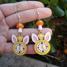 Alice In Wonderland Pocket Watch With Rabbit Ears Earrings Alice In Wonderland Items, Alice In Wonderland Pocket Watch, Geek Jewelry, Ear Earrings, Rabbit Ears, Hand Crafted Jewelry, Pasta Flexible, Geek Chic, Chic Jewelry