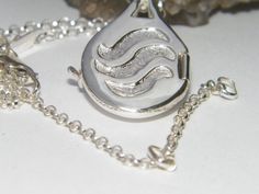 "NEW Handcrafted H2O Mermaids Locket Pendant , made of Solid pure .925 Sterling Silver and 18.5\" .925 Sterling Silver Oval Rolo Chain.The Pendant is encrusted with one gentle 4 mm 0.25 ct.Natural Aquamarine Stone .High quality Hand polished without scratches as cheap jewelry .Real pictures without Photoshop.The Natural Aquamarine stone are stunning,and the Solid .925 Sterling Silver. Would be great gift for your little girl . Great for younger and teenage fans. Locket opens to contain your favo Mermaid Locket, H2o Mermaids, Jewelry Real, Aquamarine Stone, Cheap Jewelry, Rolo Chain, Natural Aquamarine, Locket, Aquamarine