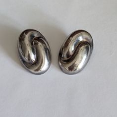 925 Sterling Silver Vintage Mexico Modernist Design Hollow Clip-On Earrings by HelensJewelleryBox on Etsy Scott And Zelda Fitzgerald, West New York, Vintage Mexico, Faux Pearl Earrings, Modernist Design, Gold Pearl Earrings, Vintage Clip, Design Silver, Vintage Earrings