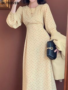 Yellow Vintage A-line Midi Dress, Casual Apricot Dress For Fall, Casual Apricot Fall Dress, Yellow Square Neck Midi Dress For Spring, Vintage Yellow Midi Dress For Spring, Vintage Yellow A-line Midi Dress, Kawaii Outfit, Dress 2022, Muslim Outfits Casual