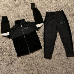 Brand New. Black Nike Tracksuit, Nike Sweat Suit, Nike Jogging Suits, Nike Sweatshirts Hoodie, Baby Boy Camo, Nike Set, Black And White Pants, Nike Tracksuit, Nike Sweats