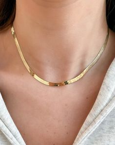 A gorgeous must-have in any jewelry wardrobe, this Herringbone Chain Necklace is available in two widths and two lengths to create the perfect base for your layered look! Normal Body Temperature, Bezel Bracelet, Ring Concierge, Necklace Length Guide, Bracelet Size Chart, Jewelry Wardrobe, Cushion Engagement Ring, Herringbone Chain, Kids Rings