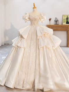 Gaun Ruffle, Puff Sleeve Wedding Dress, Gaun Abad Pertengahan, Long Bridal Gown, Womens Wedding Dresses, Dresses Simple, Princess Ball Gowns, Dream Wedding Ideas Dresses, Dresses Mermaid