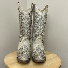 Corral Western Boots Size 7 White Glitter - Wedding Boots, Used, Good Condition, Cowhide Leather Exterior, Leather Soles, 13" Shaft, Snip Toe, 2" Heal Wedding Boots, Glitter Wedding, White Glitter, Shoes Heels Boots, Western Boots, Cowhide Leather, Shoes Women Heels, Heeled Boots, Shoes Heels