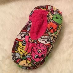 Brand New Fuzzy Babba Shopkins Girls' Slipper Socks, 1 Pack. Condition Is New With Tags. Shipped With Usps First Class Package. Product Details -Shopkins Girls Babba Slipper Socks M/L Shopkins Girls Babba Slipper Socks Pink Winter Slippers With Soft Sole, Winter Pink Slippers With Soft Sole, Fun Multicolor Non-slip Slippers, Pink Kawaii Slippers For Indoor, Playful Winter Slippers For Playtime, Playful Winter Slippers, Cute Winter Slippers For Playtime, Fun Pink Indoor Slippers, Playful Pink Non-slip Slippers