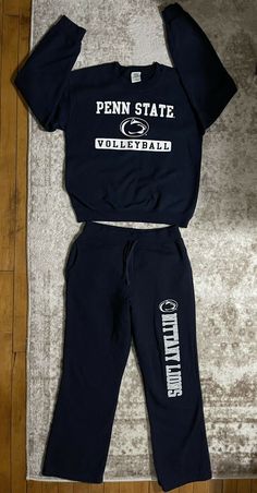 Penn State Logo Navy Blue Sweatshirt & Jogger Sweatpants Set Women’s S/M. Please note : Sweatshirt is SMALL Sweatpants are MEDIUM Penn State Game, Penn State Logo, College Bedding, Navy Blue Sweatshirt, Women Pajamas, Sweatpants Set, Life Plan, Blue Sweatshirt, Casual Chic Outfit