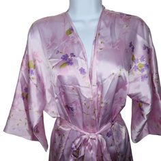 "Vintage Secret Treasures Womens Kimono Robe M Pink Floral Satin Knee Length Belted Brand: Secret Treasures Size: M Made in Hong Kong 100% Liquid Polyester Satin Measures: Chest: 23\" across underarms Length: 34\" shoulder to hem Pre-owned No defects noted For more Vintage Lounge & Sleepwear items see, https://www.etsy.com/shop/LasVegasCloset?ref=seller-platform-mcnav§ion_id=26148021 Or see the rest of my shop at https://www.etsy.com/shop/LasVegasCloset?ref=seller-platform-mcnav." Lounge Sleepwear, Vintage Lounge, Womens Kimono, Womens Robes, Polyester Satin, Night Gown, Vintage Black, Pink Floral, Hong Kong