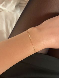 Gold Jewellery Dainty, Brunette Gold Jewelry, Gold Bracelet For Women Classy Elegant, Dainty Gold Bracelet Stack, Simple Gold Bracelets For Women, Catbird Bracelet, Gold Simple Bracelet, Gold Bracelet For Women Classy