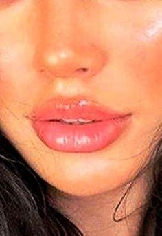 Heavy Lower Lip Shape, Small Nose Big Lips, Round Lips, Pouty Lips, Small Nose, Lip Filler, Lower Lip, Baddie Tips, Lip Shapes