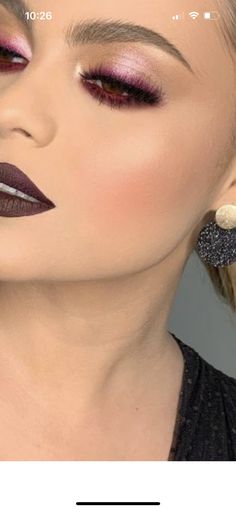 Berry Eyeshadow Looks, Berry Eyeshadow, Dark Lipstick Makeup, Burgundy Makeup Look, Burgundy Makeup, Party Makeup Looks, Bold Makeup Looks, Glossy Makeup, Beauty Hair Makeup