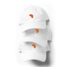 L'orange est notre couleur et notre fruit préférés - alors pourquoi ne pas mettre une tranche d'orange sur un chapeau ? Ce chapeau audacieux et tendance arbore une tranche d'orange, parfait pour les amateurs de fruits. 🍊 Trendy Orange Snapback Hat, Fun Orange Curved Brim Hat, Fun Orange Hat With Curved Brim, Trendy Orange Hats With Curved Brim, Trendy Orange Hat With Curved Brim, Fun Orange Snapback Hat, Trendy Orange Cotton Hat, Trendy Orange Baseball Cap With Curved Brim, Orange Parfait