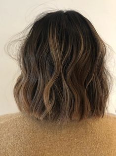 Mid Length Bob Thick Hair, Bluntcut Bob 2023, Bluntcut Bob Brown, Bluntcut Bob Brunette, Shoulder Length Choppy Haircuts, Choppy Lob, Medium Ombre Hair, Above Shoulder Length Hair, Color Bob