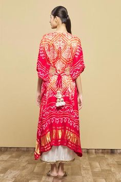 Shop for Tisha Saksena Red Silk Bandhani Kaftan Tunic Set for Women Online at Aza Fashions Bandhani Kaftan, Orange Kaftan, Bandhani Print, Kaftan Tunic, Red Kurta, White Pant, Satin Belt, Kaftan Style, Embroidered Belt