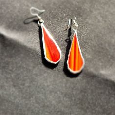 Beautiful Handcrafted Earrings Made With Vintage Stained Glass! Red With Slight Orange Tones. See Pics For Scale. Stain Glass Jewelry, Fairy Goth, Stained Glass Gifts, Stained Glass Earrings, Goth Earrings, Spider Earrings, Stained Glass Jewelry, Bamboo Earrings, Orange Tones