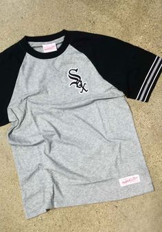 Mitchell and Ness Chicago White Sox Grey Team Captain Short Sleeve Fashion T Shirt - 56500584 How To Clean White Sneakers, Visa Online, Yadier Molina, Nike Fashion Shoes, Team Mom, Base Ball, Fenway Park, Derek Jeter, Driving Pictures