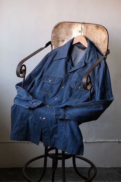 Vintage 70's  LEE @ CHORE BARN BLAZER Denim Jacket Made in USA SIZE ML Pit to pit：54cm Length：78cm Sleeve：80cm Welcome to our online store https://bansecondhandgoods.com/ Worldwide Shipping The official website provides credit card services,  please contact us via private message if necessary. Find us IG :  ban_secondhand_goods Thank you for checking us out :) Casual Necklaces, Concept Clothing, Blazer Jeans, Rounded Toe Boots, Blazer With Jeans, Mens Style, Vintage 70s, Taiwan, Favorite Outfit