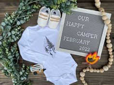 Camping themed pregnancy announcement Camping Gender Reveal, Forest Baby Announcement, Nature Pregnancy Announcement, Camping Baby Announcement, Hiking Pregnancy Announcement, Camping Pregnancy Announcement, Adventure Baby Shower Theme, Baby 2 Announcement