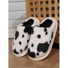 Category:Slippers; Upper Materials:Faux Fur; Season:Fall,Winter; Heel Type:Flat Heel; Gender:Women's; Toe Shape:Round Toe; Type:Fleece Lined; Style:Casual,Minimalism; Outsole Materials:TPR; Occasion:Daily,Home; Closure Type:Loafer; Pattern:Snake; Listing Date:10/10/2024; Production mode:External procurement; 2024 Trends:Fuzzy Slippers Fluffy Slippers,House Slippers,Warm Slippers; Size chart date source:Provided by Supplier. Cow Print Slippers, Plush Slippers, Slippers For Women, Fuzzy Slippers, Warm Slippers, 2024 Trends, House Shoes, House Slippers, Ciabatta